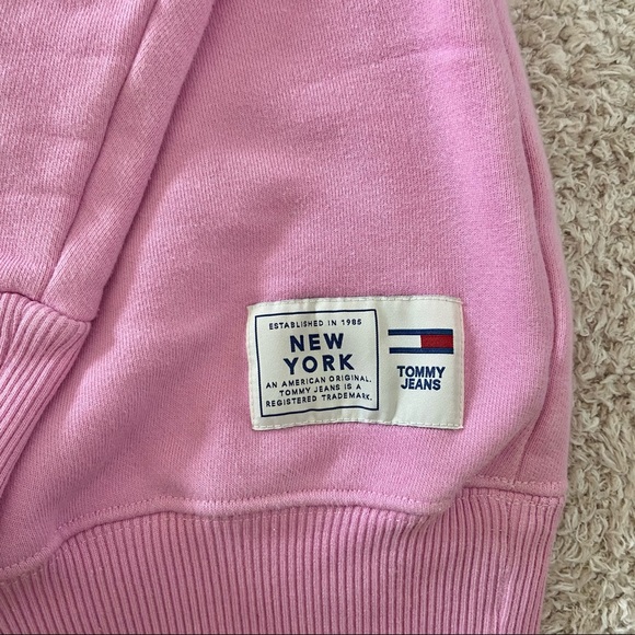 Urban Outfitters x Tommy Hilfiger Crewneck - Picture 2 of 4